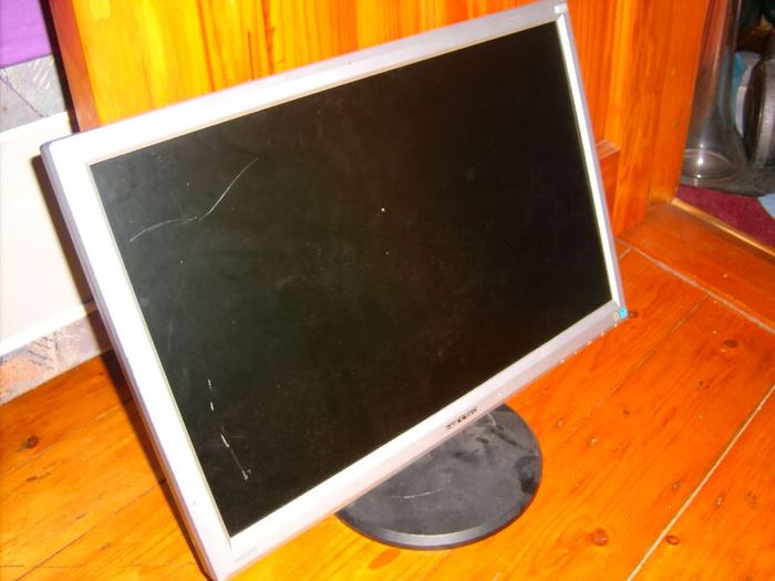 Hanns monitor