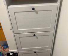 Shoe cabinet