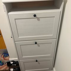 Shoe cabinet