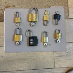 Locks x 8