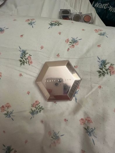Fenty how may carats