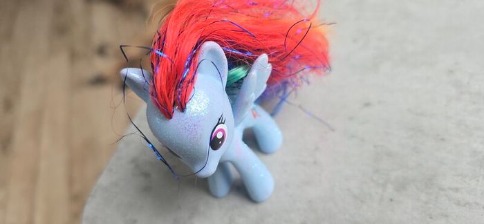 Rainbow Dash Brushable Figure Sparkle Glitter MLP G4 My Little Pony 2010