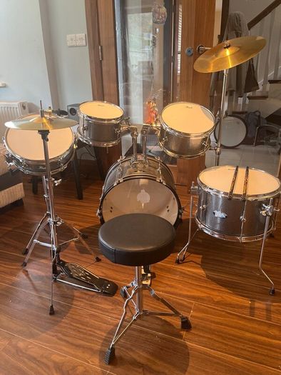 Pearl roadshow jr. drum set