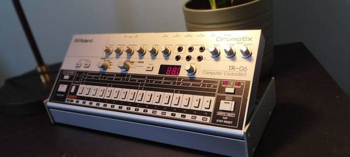 Roland Boutique TR-06 drum machine