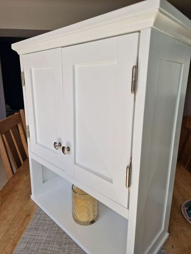 wall cabinet
