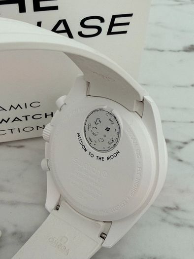 omega Moonswatch Mission to the Moonphase Snoopy