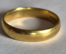18ct Gold Men's Wedding Ring  7g  UK Hallmarked