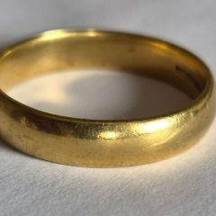 18ct Gold Men's Wedding Ring  7g  UK Hallmarked