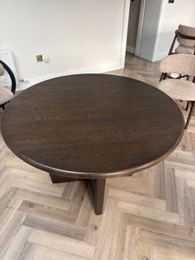 Table & chairs