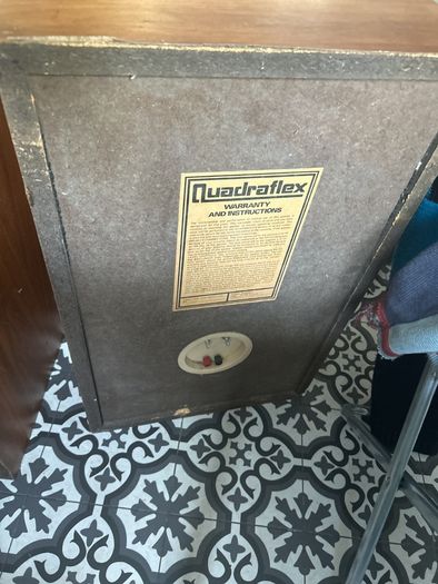 2x Quadraflex Speakers