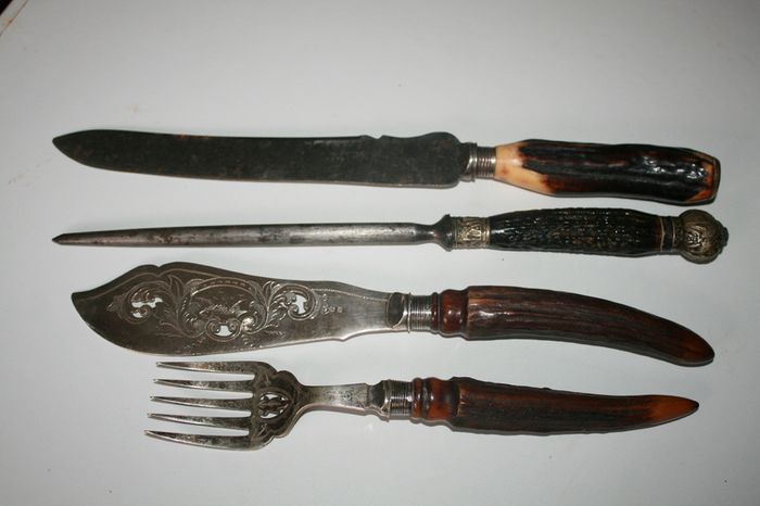 Antique Cutlery Carving Set