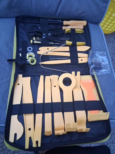 43-piece car trim removal tool kit
