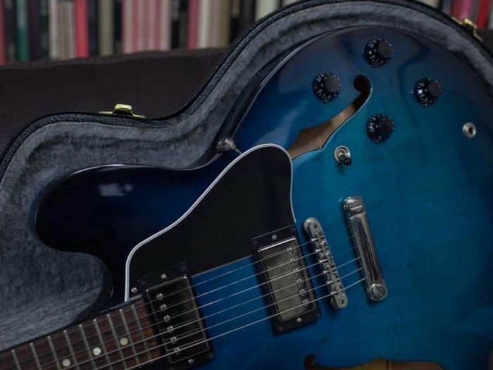 Gibson ES335