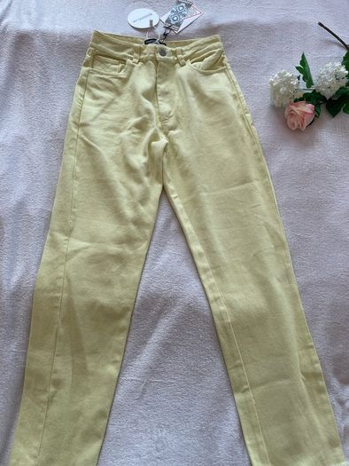 BNWT Boohoo Lemon Yellow High Rise Straight Leg Jeans Size UK 6 Raw Hem