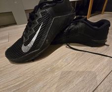 nike metcon shies