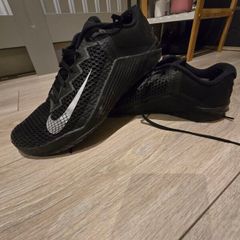 nike metcon shies