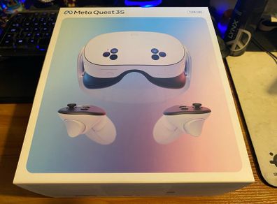 Meta Quest 3S Fully Boxed + Extra Battery Headset