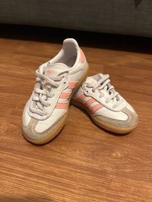 Girl shoes