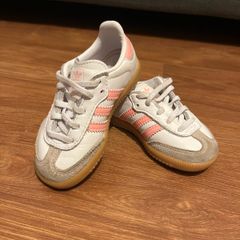 Girl shoes