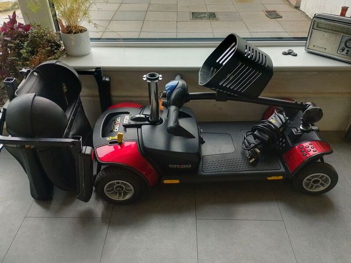 Pride Go-Go Elite Traveller 4-Wheel Mobility Scooter 2022 New Batteries