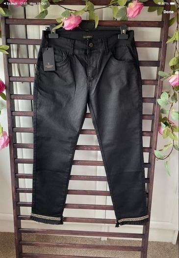 trousers  Bnwt kalisson size 40 black stretch with embellishments