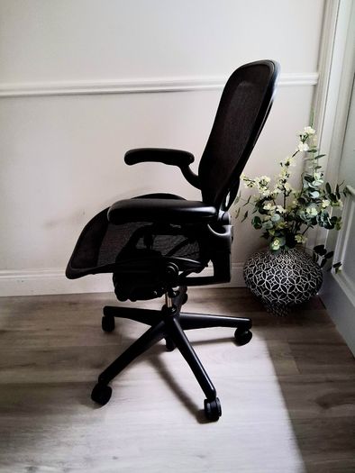 Herman Miller Aeron Size C Ergonomic Chair