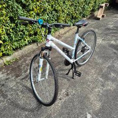 Ladies hybrid bike