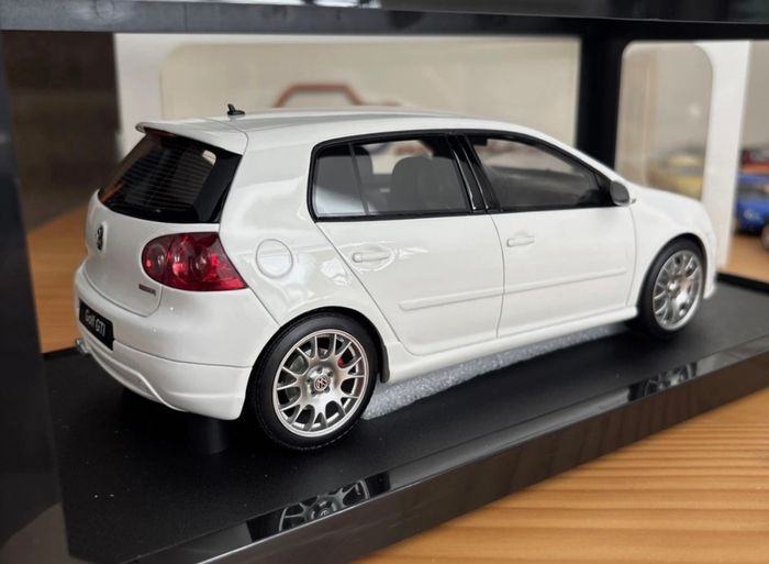 VW Golf Gti Edition30 Mk5 1/18 Otto New In Box