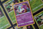 Polteageist ! Promo ! Holo ! Sword and Shield Era ! 2021 ! Pokemon Card !