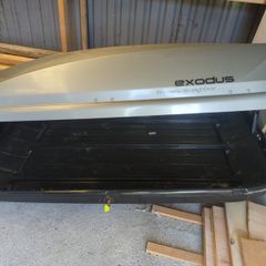 Large Halfords roof box 470l