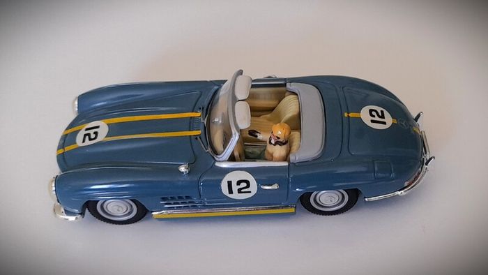 Diecast Model Mercedes-Benz 300SL (W198) Competition - Collectable Vanguards 1:43