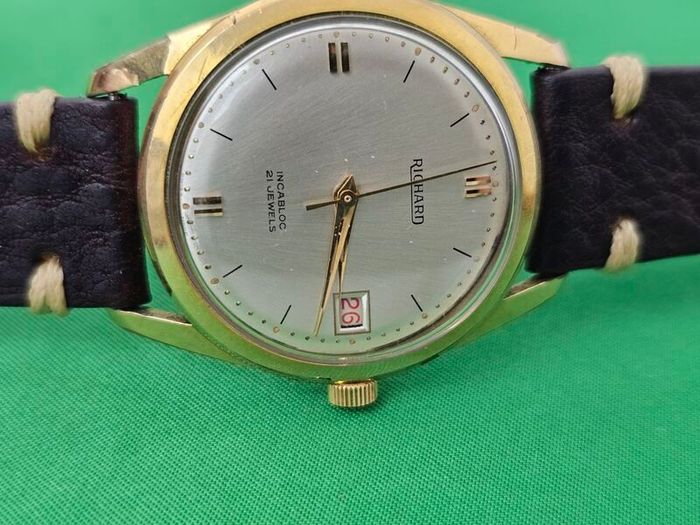 Vintage Swiss Made Richard Incabloc Gold Plated watch 1960s