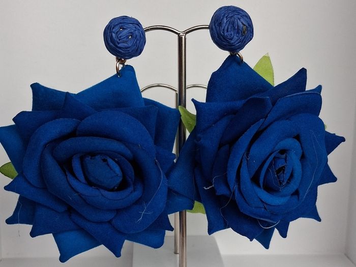 Realistic Navy Extravagant Rose with Raffia Woven Stud Earrings