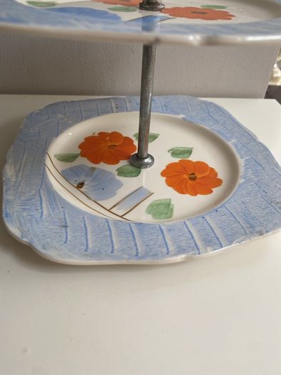 Vintage H&K Tunstall cake stand