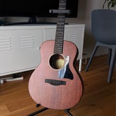 Acoustic travel guitar 3/4