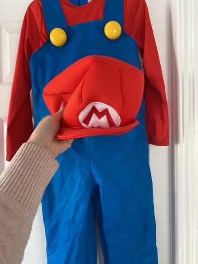 Super Mario costume