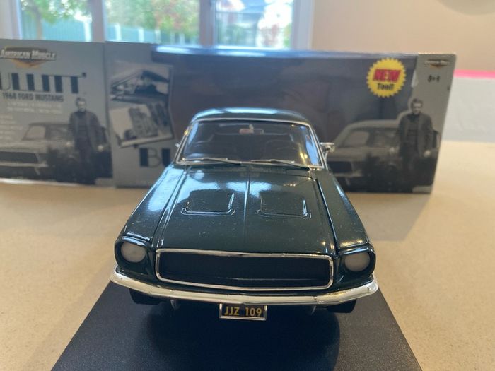 Ford Mustang Steve McQueen Bullitt 1/18 Ertl # 2