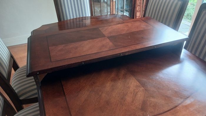 Dining table and 6 chairs