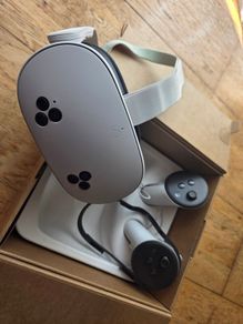 Meta Quest 3S 128GB All-In-One Virtual Reality Headset and Controllers
