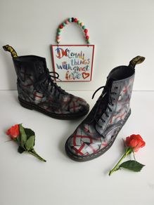 Dr Martens Union Jack 1460 8 eye black red leather boots England uk7