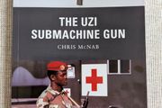 The Uzi Submachine Gun - Chris McNab - Osprey Weapon 12 - 2011 First Edition
