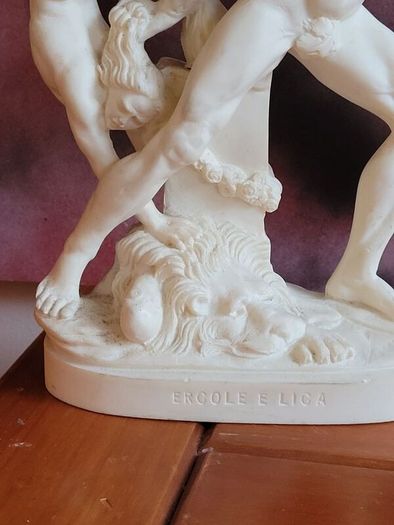 Hercules and Lichas statue