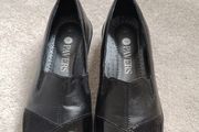 Slip-on Comfort Shoe - Size #4 narrow fitting