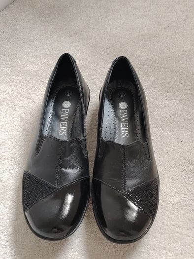 Slip-on Comfort Shoe - Size #4 narrow fitting