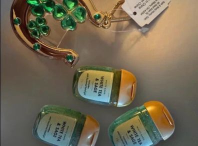 Rare Bath and Body Works St Patricks Day PocketBac Holder Set