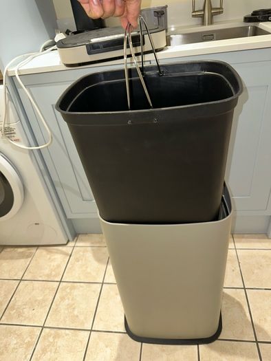 Kitchen bin