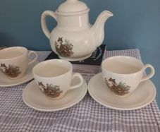 Vintage Carrigaline Pottery Fox 7-Piece Tea Set - Rare Irish Ceramics