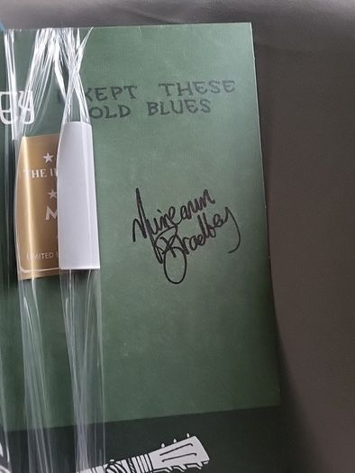 Muireann Bradley signed i kept these old blues green vinyl autographed