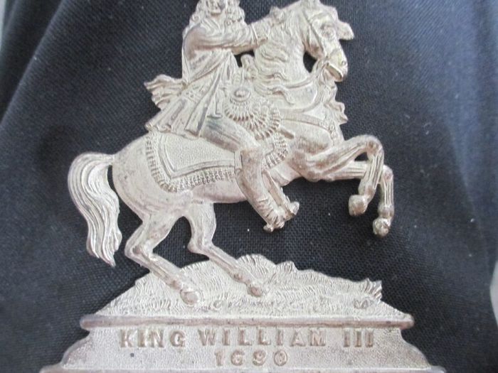 wm Orange Order badge