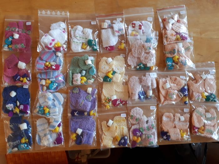 Bathroom mats + accessories for dolls house
